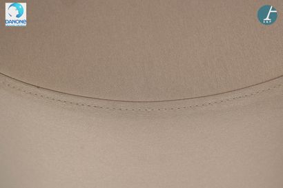 SOFTLINE
Lot de trois pouf en similicuir...