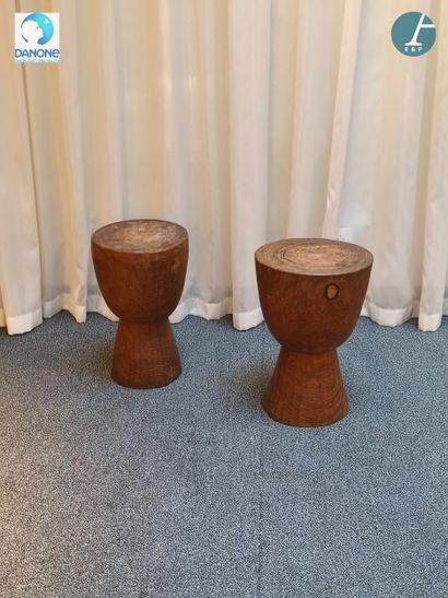 Paire de tabourets en bois naturel monoxyle
H...