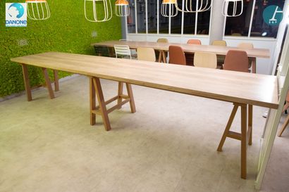 Grande table rectangulaire en mélamine façon...