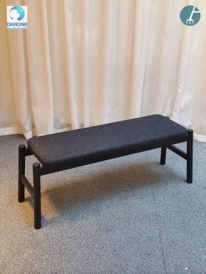 Banc en mélaminé laqué noir, garniture de...