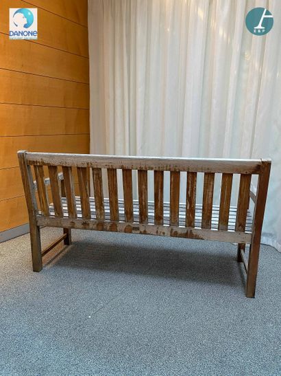 Banc d'extérieur en bois
H : 88cm - L : 151cm...