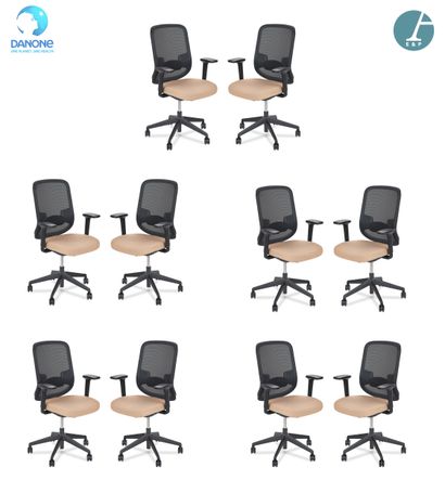 ORANGE BOX
Suite de dix fauteuils de bureau,...