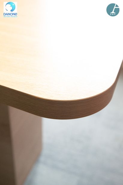 Grande table de réunion
Piètement et plateau...