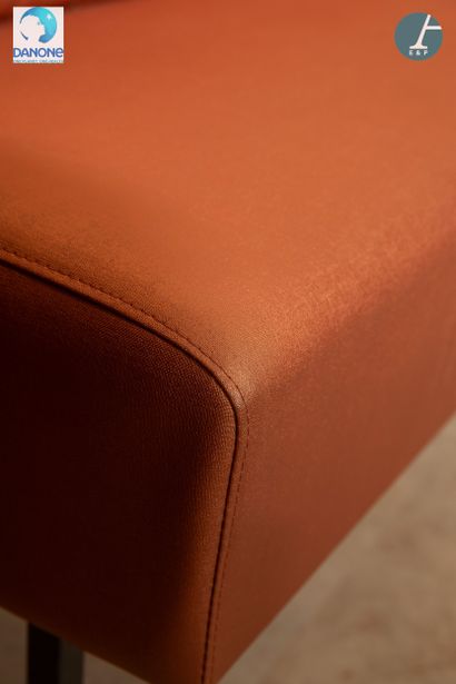 SILVERA 
Suite de deux banquettes composant...