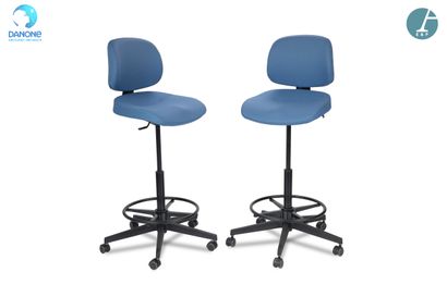 BEJOT
Modèle LIFT LR 10RE 
Paire de chaises...