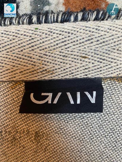 GAN
Tapis en laine à motifs géométriques...