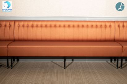 SILVERA 
Banquette, piètement métal laqué...