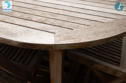 Table d'extérieur en teck, avec 4 chaises....