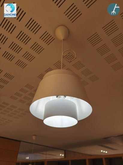 & TRADITION
Suite de neuf suspensions en...