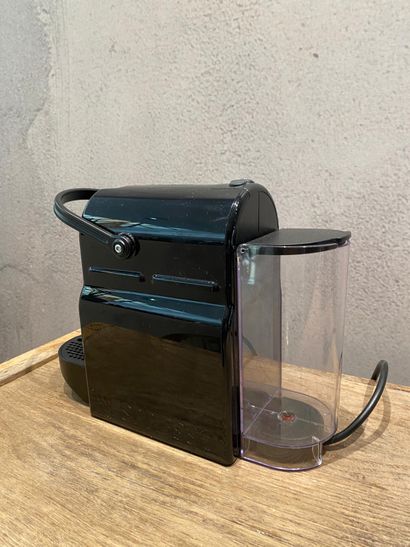 NESPRESSO
Set of 4 coffee machines
H: 23cm
Includes...