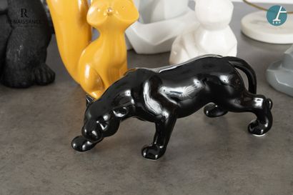 Un fort lot de 8 bibelots et objets décoratifs...