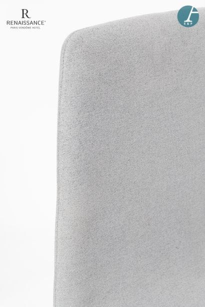 Lot comprenant :
Un bureau rectangulaire...