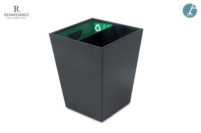 Une corbeille carrée de chambre avec 2 compartiments...