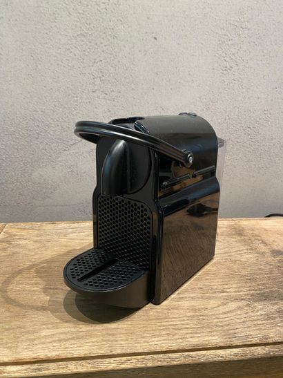 NESPRESSO
Set of 4 coffee machines
H: 23cm
Includes...