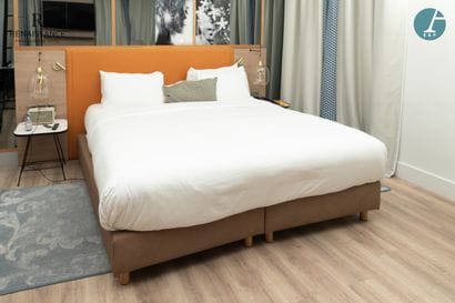 Set of 3 king-size double beds including:
HANSE...
