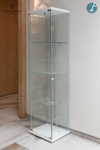 Glass and white lacquered metal display case
H:...