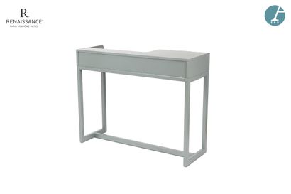 Lot comprenant :
Un bureau rectangulaire...