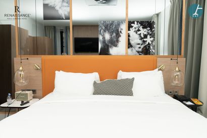 Set of 3 king-size double beds including:
HANSE...