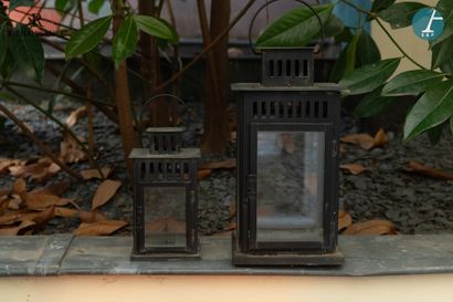 Set of 2 black lacquered metal lanterns
H:...