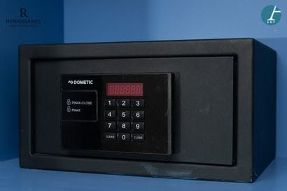 DOMETIC
Un coffre de chambre électronique
H...