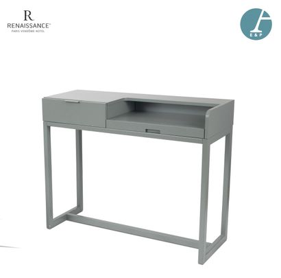 Set of 4 rectangular desks in light grey...