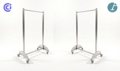 VARAY LABORIX
Deux portants en inox sur roulettes
H...