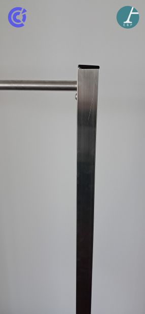 VARAY LABORIX
Deux portants en inox sur roulettes
H...