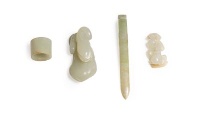 CHINA, 19th century
Set including : 
- a...