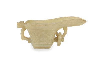 CHINA, 20th century
Archaizing jade (nephrite)...