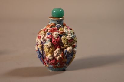 CHINA, 20th century
Set of snuffboxes including...