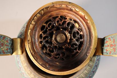 CHINE, XIXe siècle	
Brûle-parfum tripode...