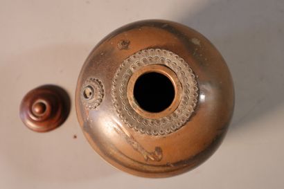 VIETNAM, XIIe/XIIIe siècle	
Pot en grès émaillé...