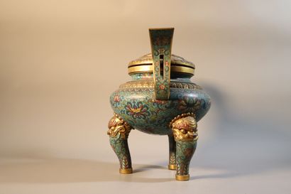 CHINE, XIXe siècle	
Brûle-parfum tripode...