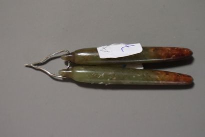 CHINA, 19th century
Nephrite jade fibula,...