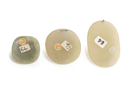 CHINA, 19th century
Three celadon jade (nephrite)...