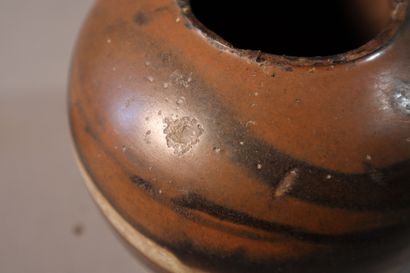 VIETNAM, XIIe/XIIIe siècle	
Pot en grès émaillé...