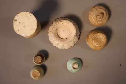 VIETNAM, XIIe/XIVe siècle	
Coupe, petit vase,...