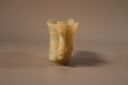 CHINA, 20th century
Archaizing jade (nephrite)...