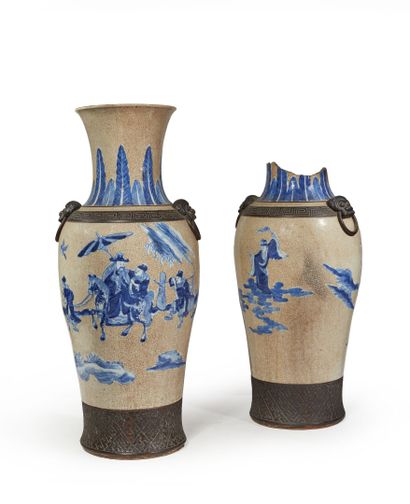 CHINE, Nankin, XIXe siècle	
Paire de vases...