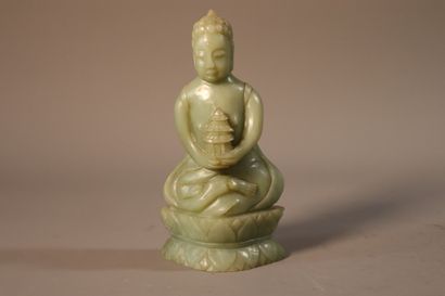 CHINA, circa 1900
Statuette of Amitayus in...