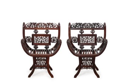 CHINE, Vers 1900	
Paire de fauteuils en bois...
