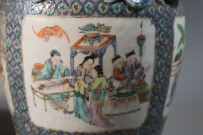 CHINA, Canton, 19th century
Pair of porcelain...