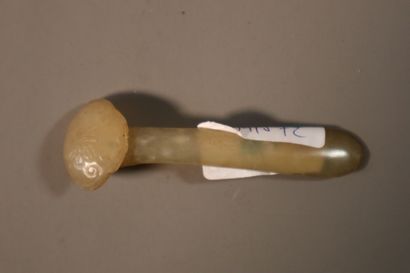 CHINA, 19th century
Set in jade (nephrite)...