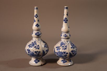 CHINA, KANGXI period (1662 - 1722)
Pair of...