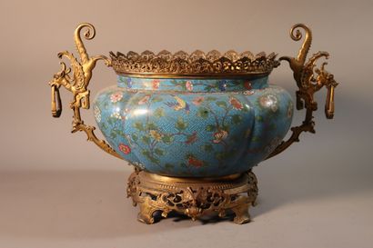 CHINE, XIXe siècle	
Garniture comprenant...