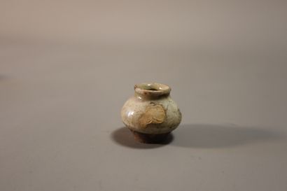 VIETNAM, XIIe/XIVe siècle	
Coupe, petit vase,...