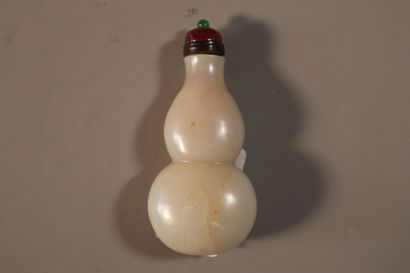CHINA, 19th century
Set of five jade (nephrite)...