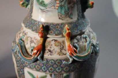 CHINA, Canton, 19th century
Pair of porcelain...