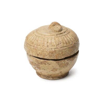 VIETNAM, XIIe/XIVe siècle	
Coupe, petit vase,...