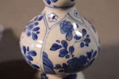 CHINA, KANGXI period (1662 - 1722)
Pair of...